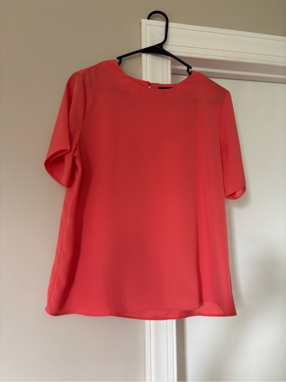 Banana Republic Factory Women’s Coral Short Sleeve Blouse